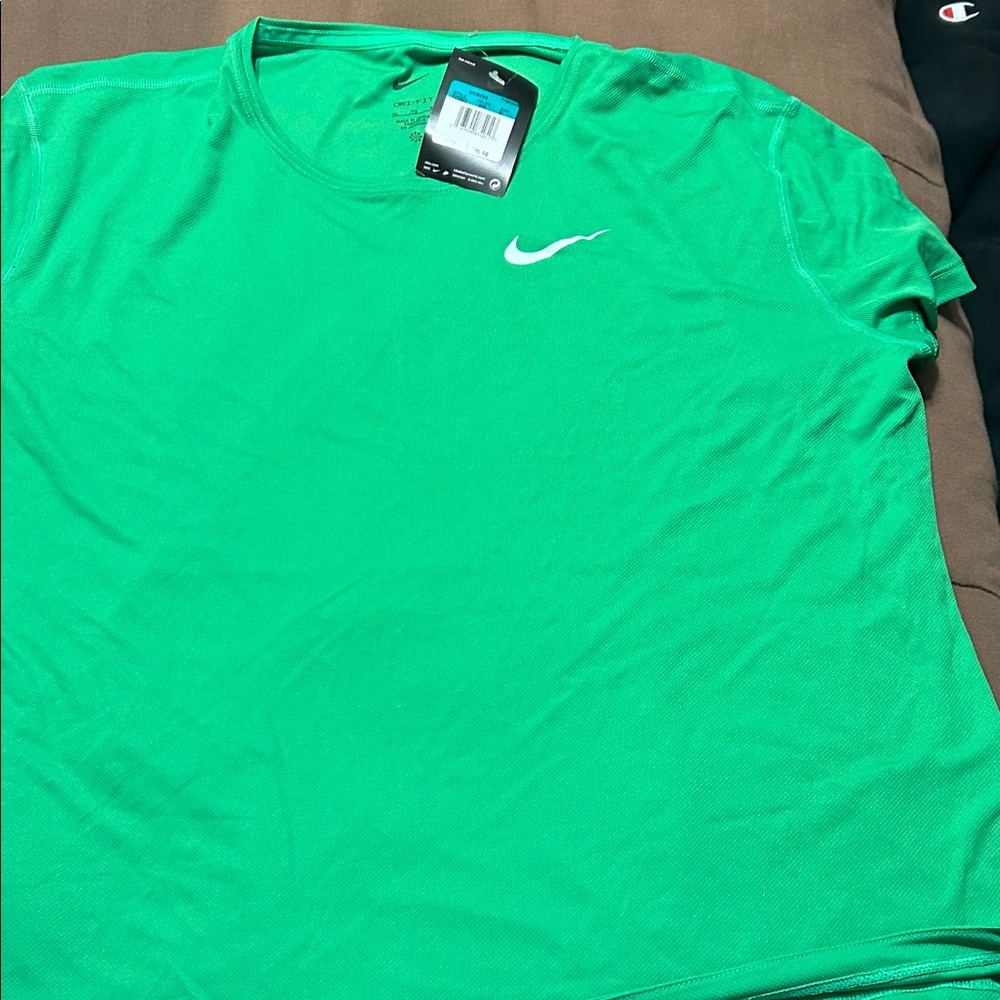 Nike womens Vibrant Green Short Sleeve Tee